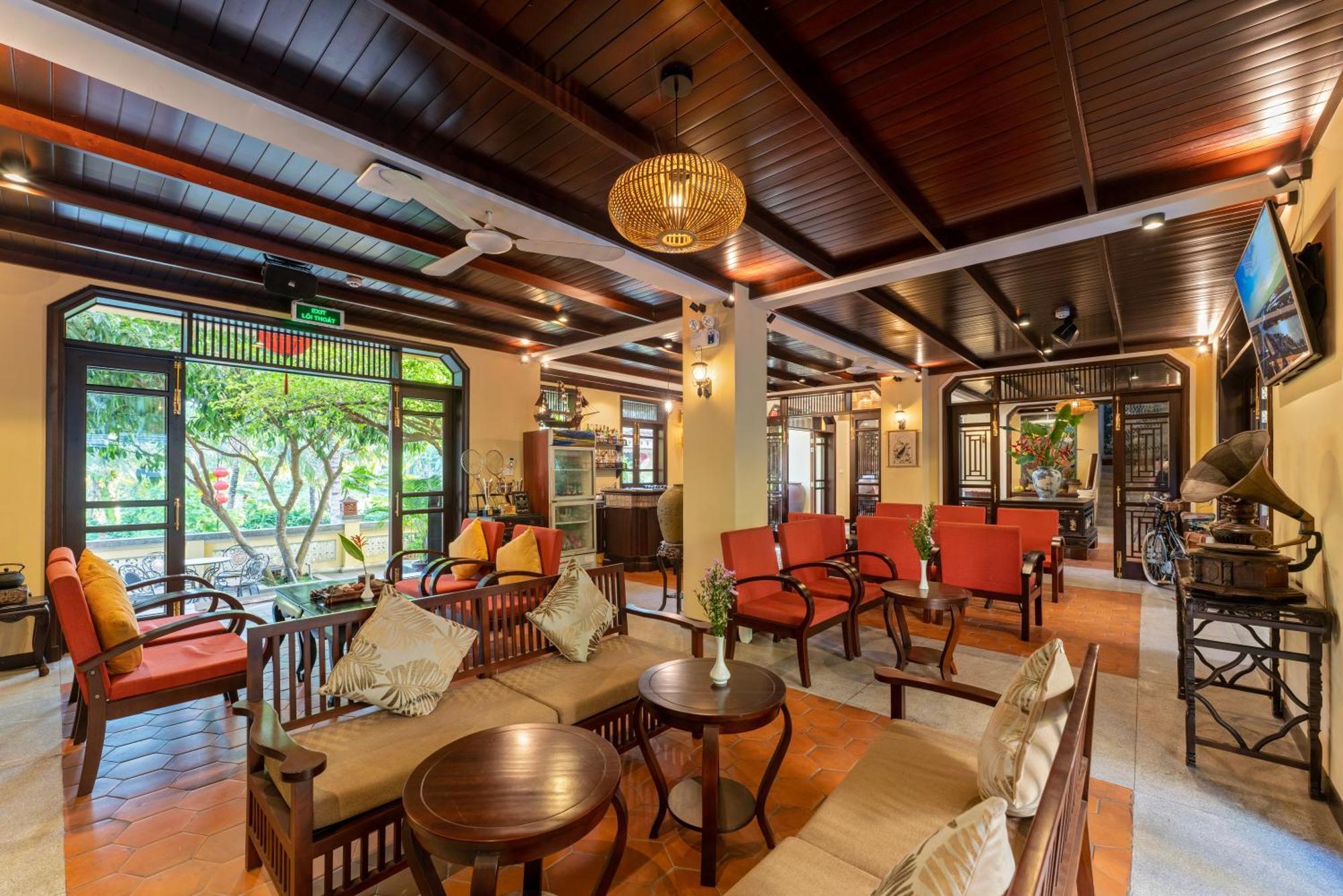 Ahoy Boutique & Khách sạn 5*